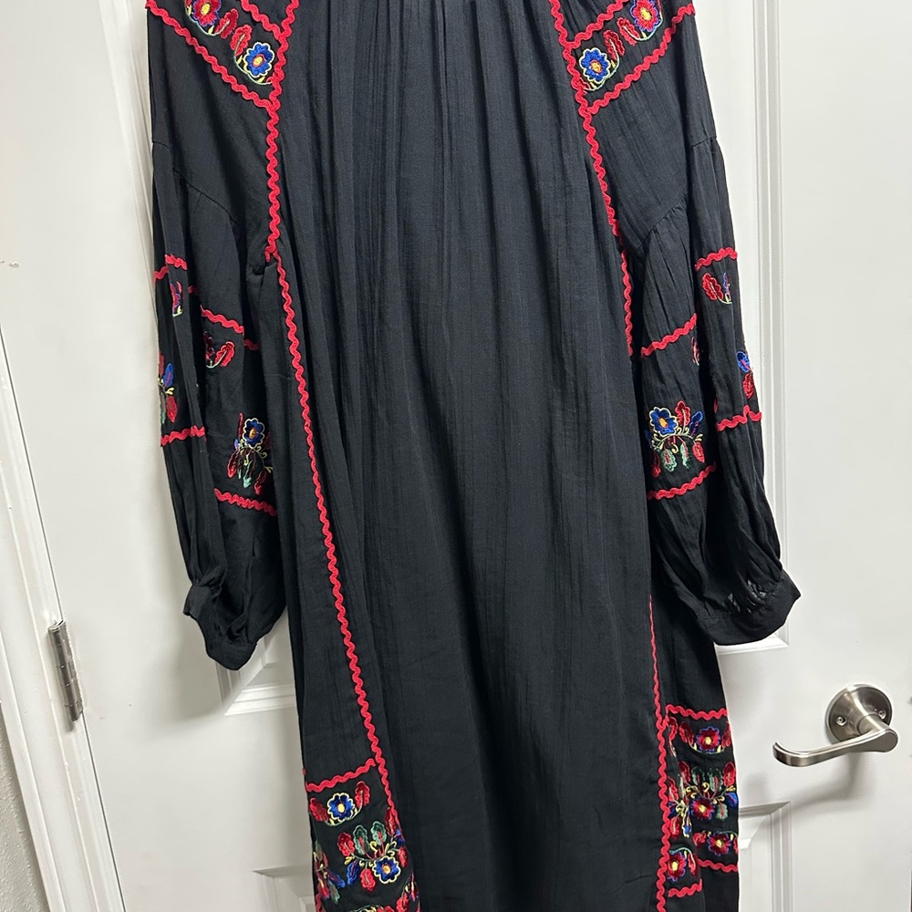 NWT Women’s Anthropologie Embroidered Black Dress with Red Blue Boho Beach - Picture 8 of 8